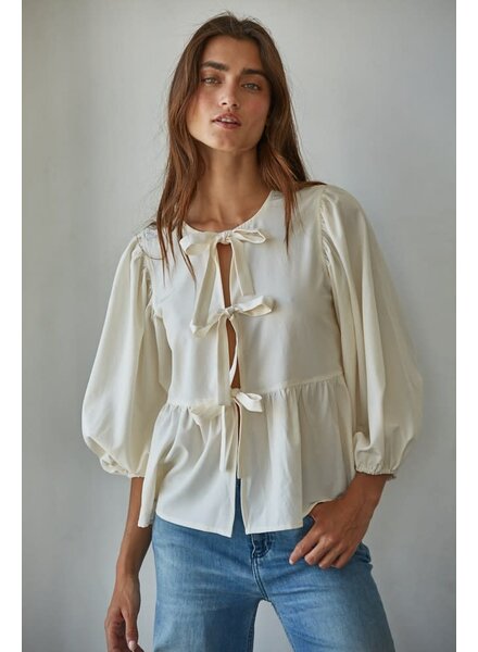 Bow Kisses Top | Cream