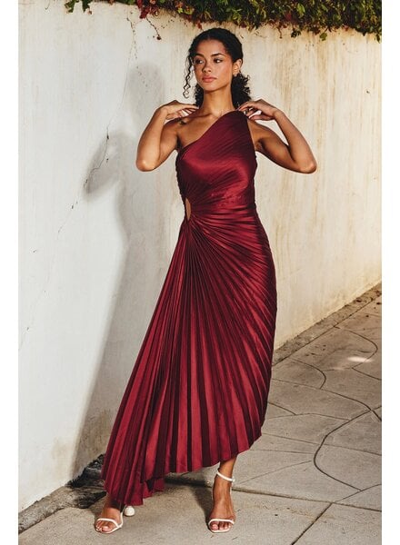 Solid Asymmetrical Pleated Maxi Dress | Merlot