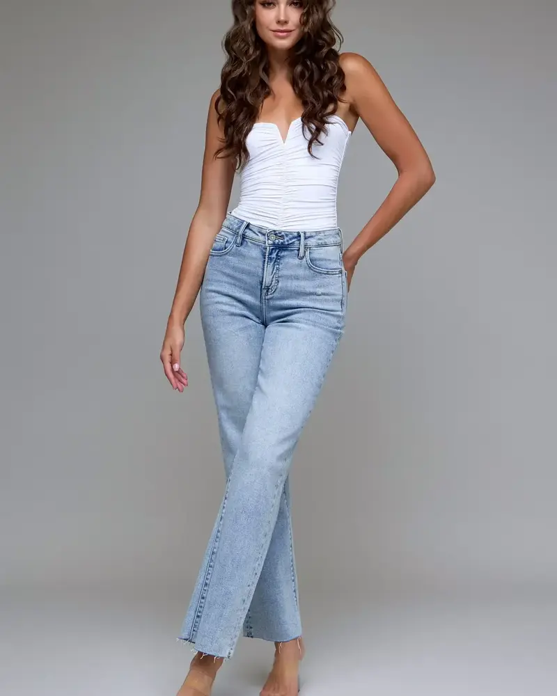 Ella Classic Straight | Medium Wash