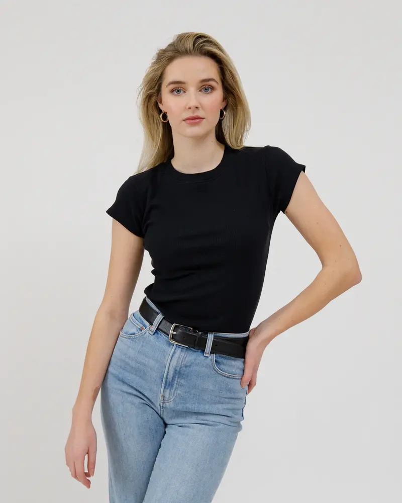 Ribbed Fitted Tee | Black
