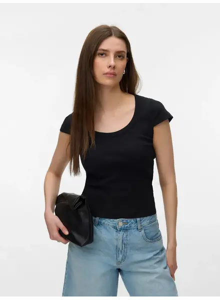 Vero Moda Chloe Scoop T-Shirt | Black