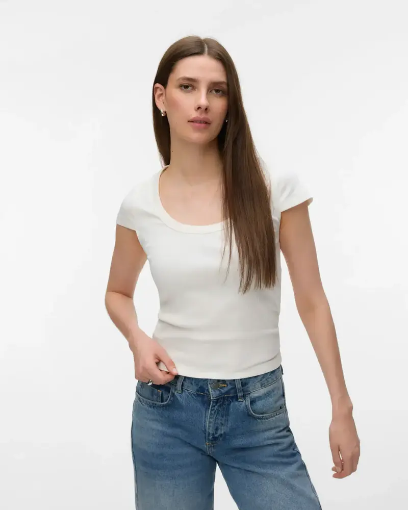 Vero Moda Chloe Scoop T-Shirt | White