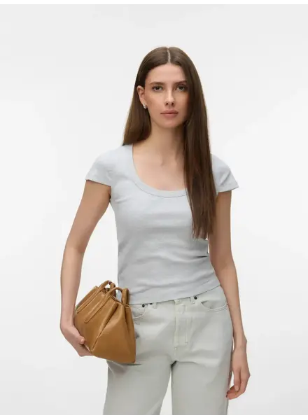 Vero Moda Chloe Scoop T-Shirt | Grey