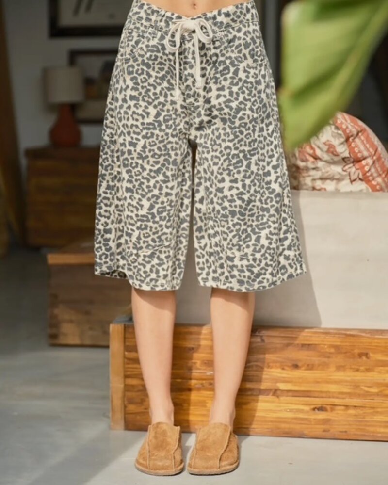Leopard Bermuda Semi Barrel Shorts