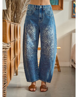 Tootsie Embroidered Barrel Jean | Medium Blue