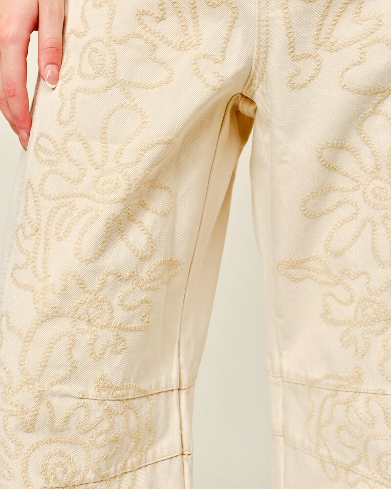 Tootsie Embroidered Barrel Jean | Beige