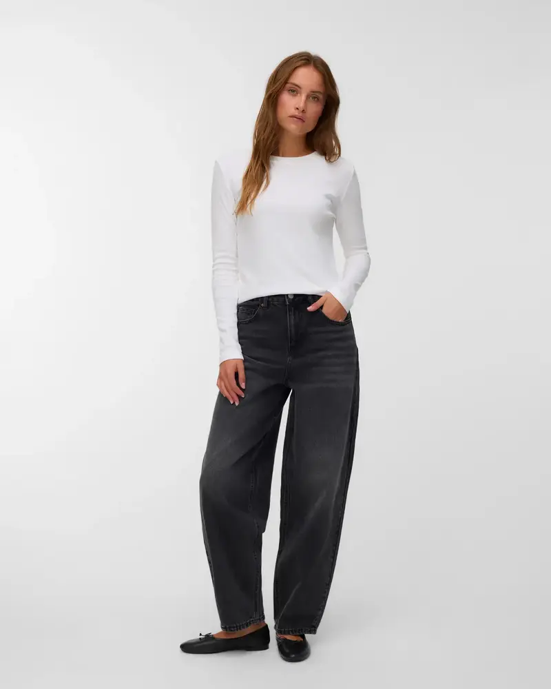 Vero Moda Billie High Rise Barrel Jean | Black 32 Inseam