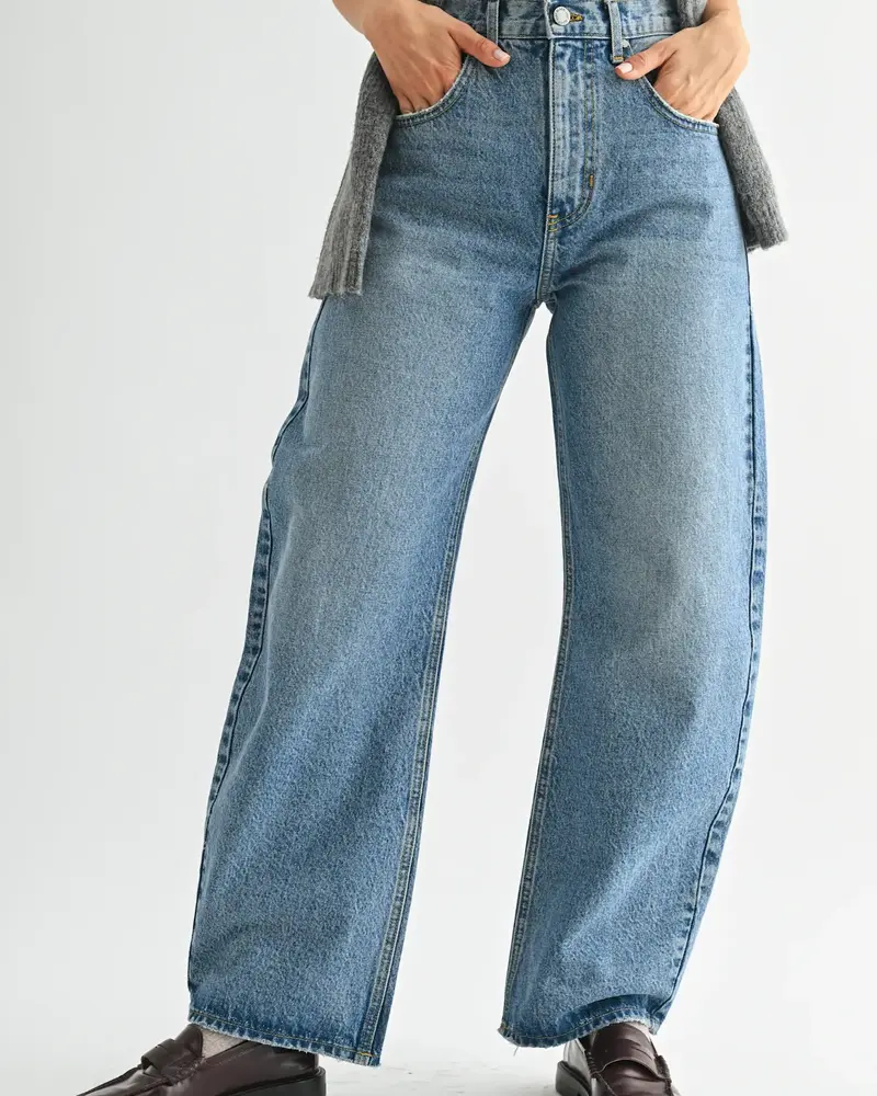 Just Black Denim The Classic Barrel Jean | Medium