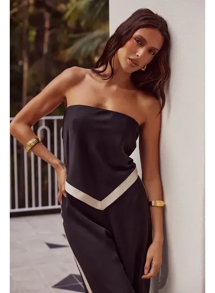 Runway The Label Tina Scarf Top | Black