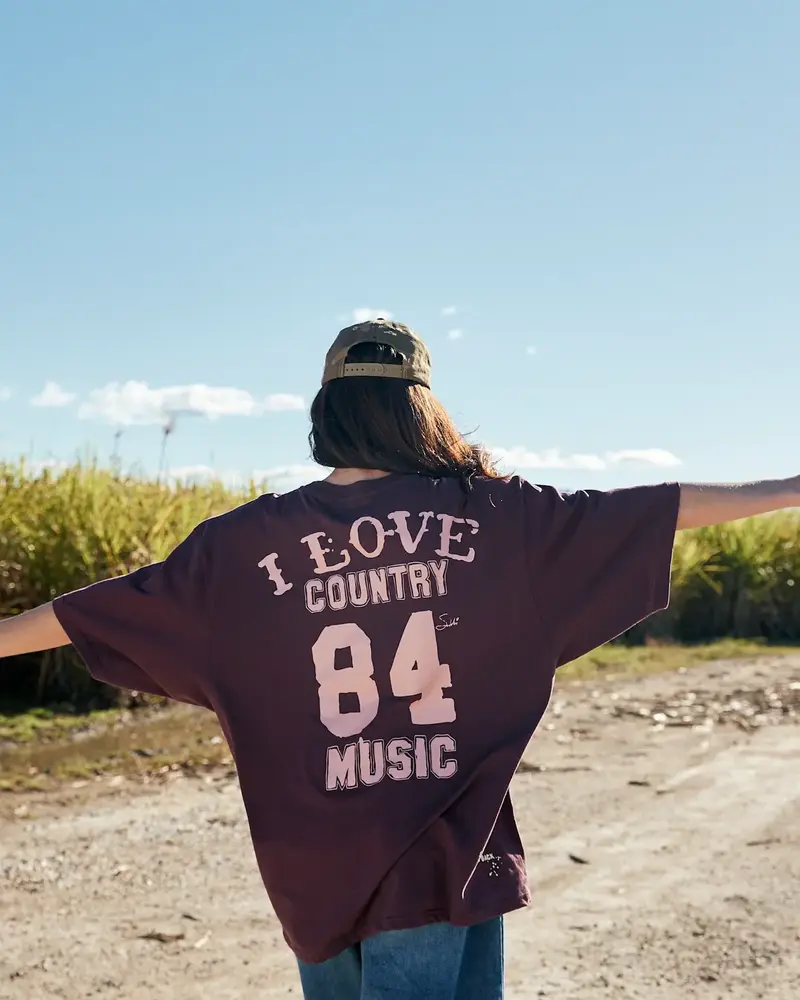 Sabbi I Love Country Music Tee | Chocolate
