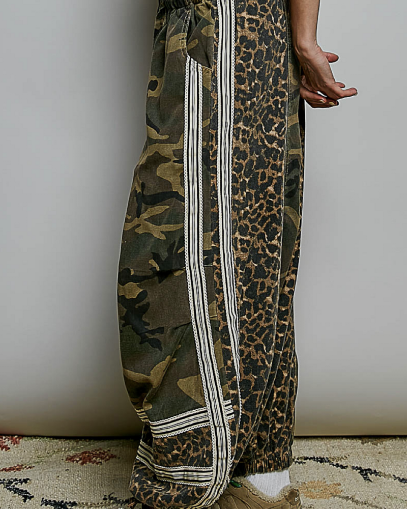 Leo-Cam Contrast Band Trim Jogger Pants
