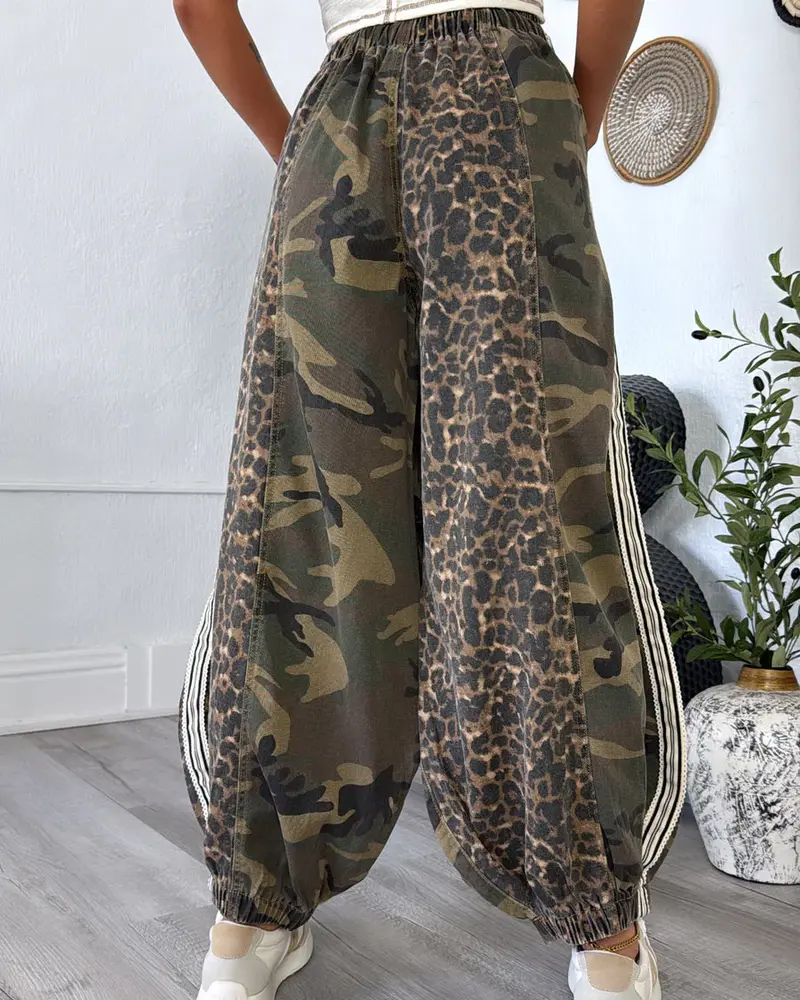 Leo-Cam Contrast Band Trim Jogger Pants