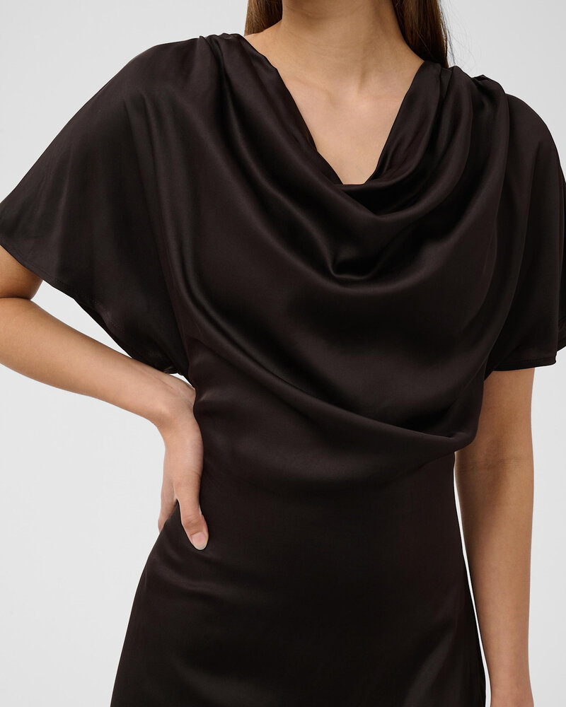 Evilia Dress | Ganache