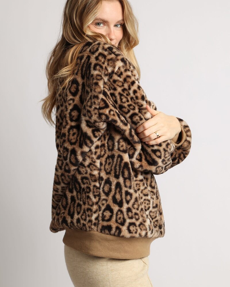 Leopard  One Size Crewneck Sweater | Taupe