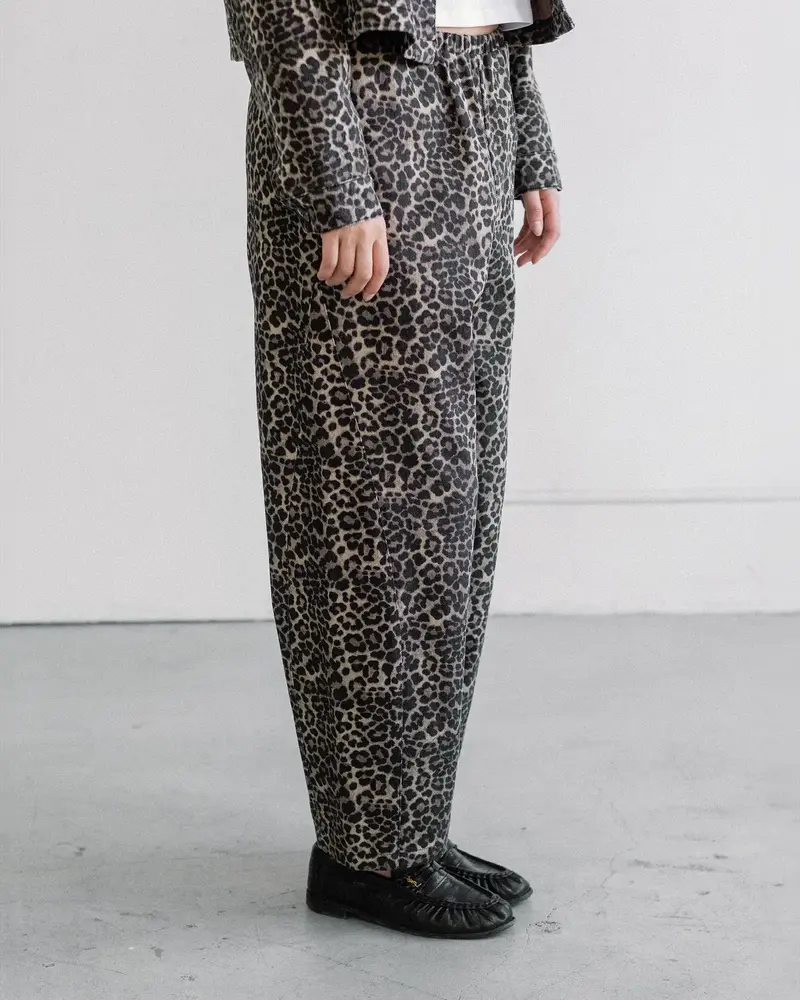 Leopard Barrel Twill Jogger