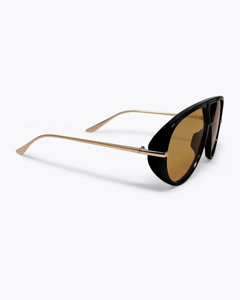 Q2 The Fleetwood | Black/Amber