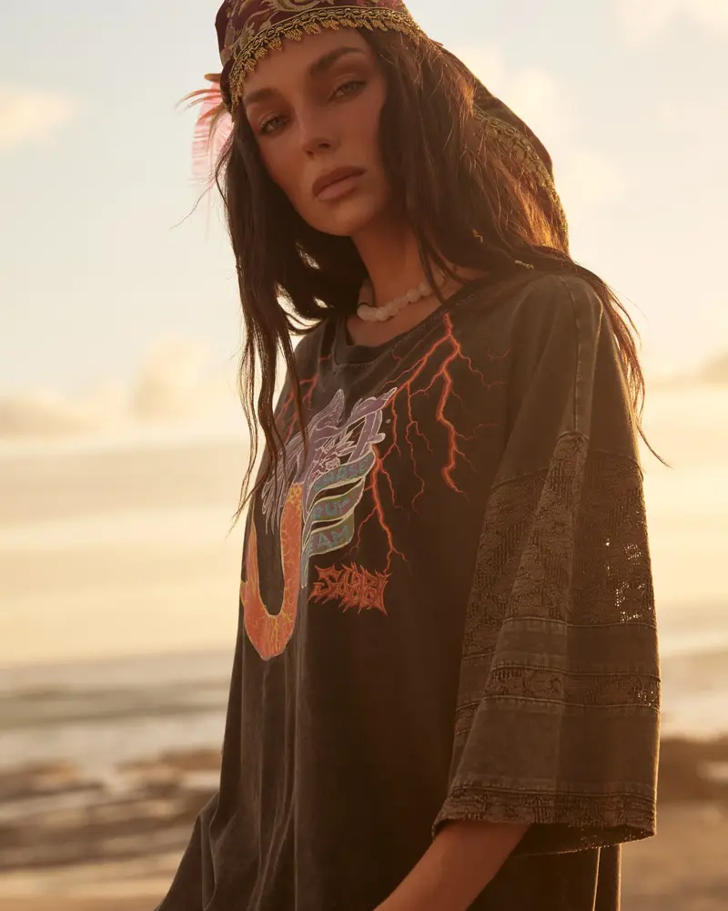 Sabbi Chase Your Dreams Lace Tee