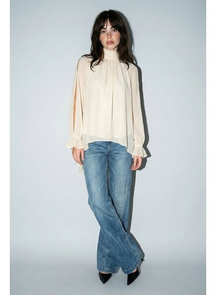 Sandra Cold-shoulder High-low Top | Cream