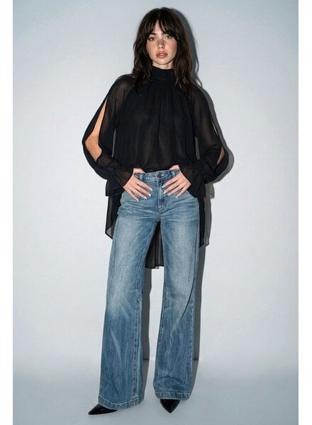 Sandra Cold-shoulder High-low Top | Black