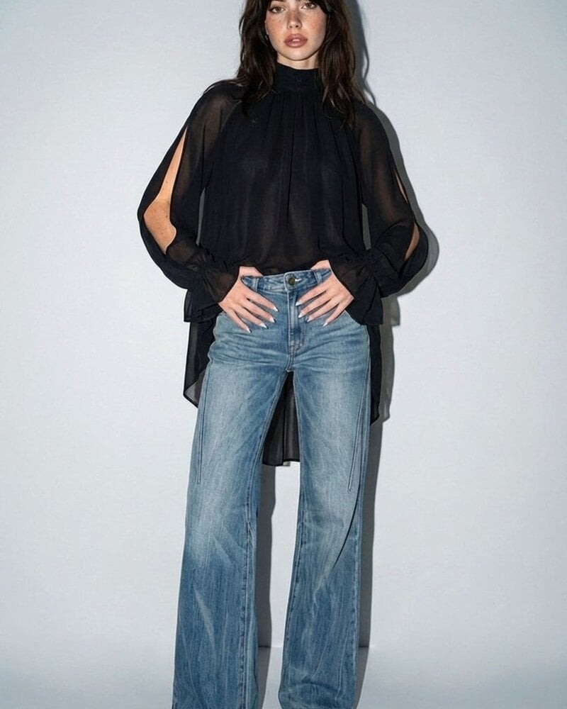 Sandra Cold-shoulder High-low Top | Black