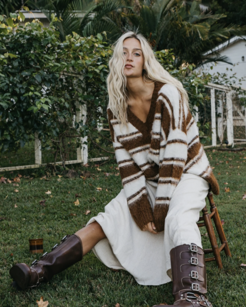 OTTWAY Wilde Fluffy V-Neck Oversized Sweater