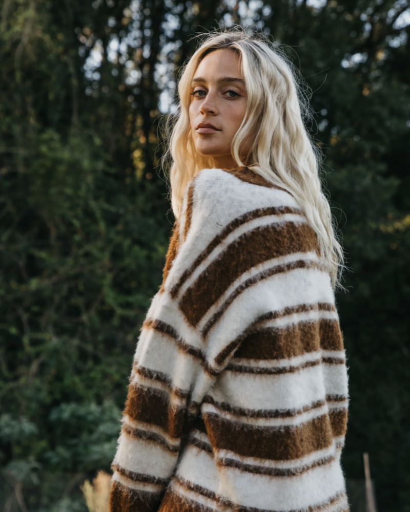 OTTWAY Wilde Fluffy V-Neck Oversized Sweater