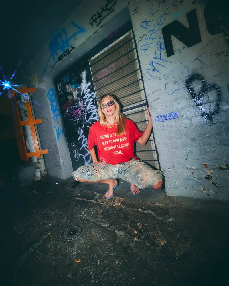 Sabbi The Vinyl Shop Tee | Red