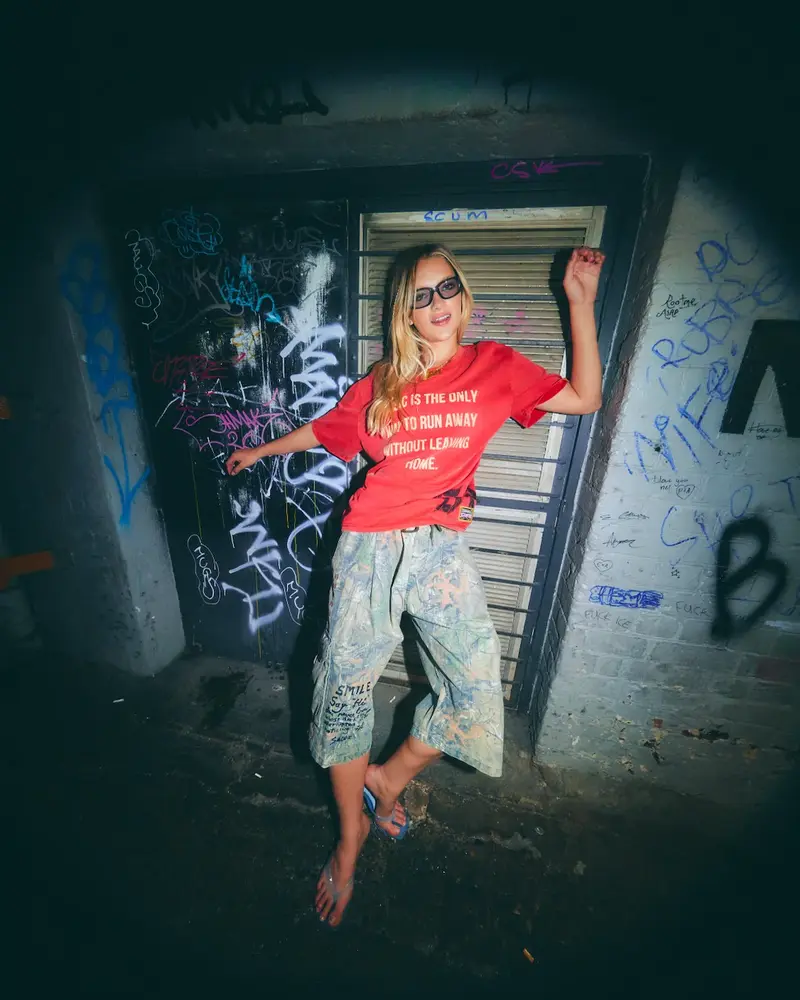 Sabbi The Vinyl Shop Tee | Red