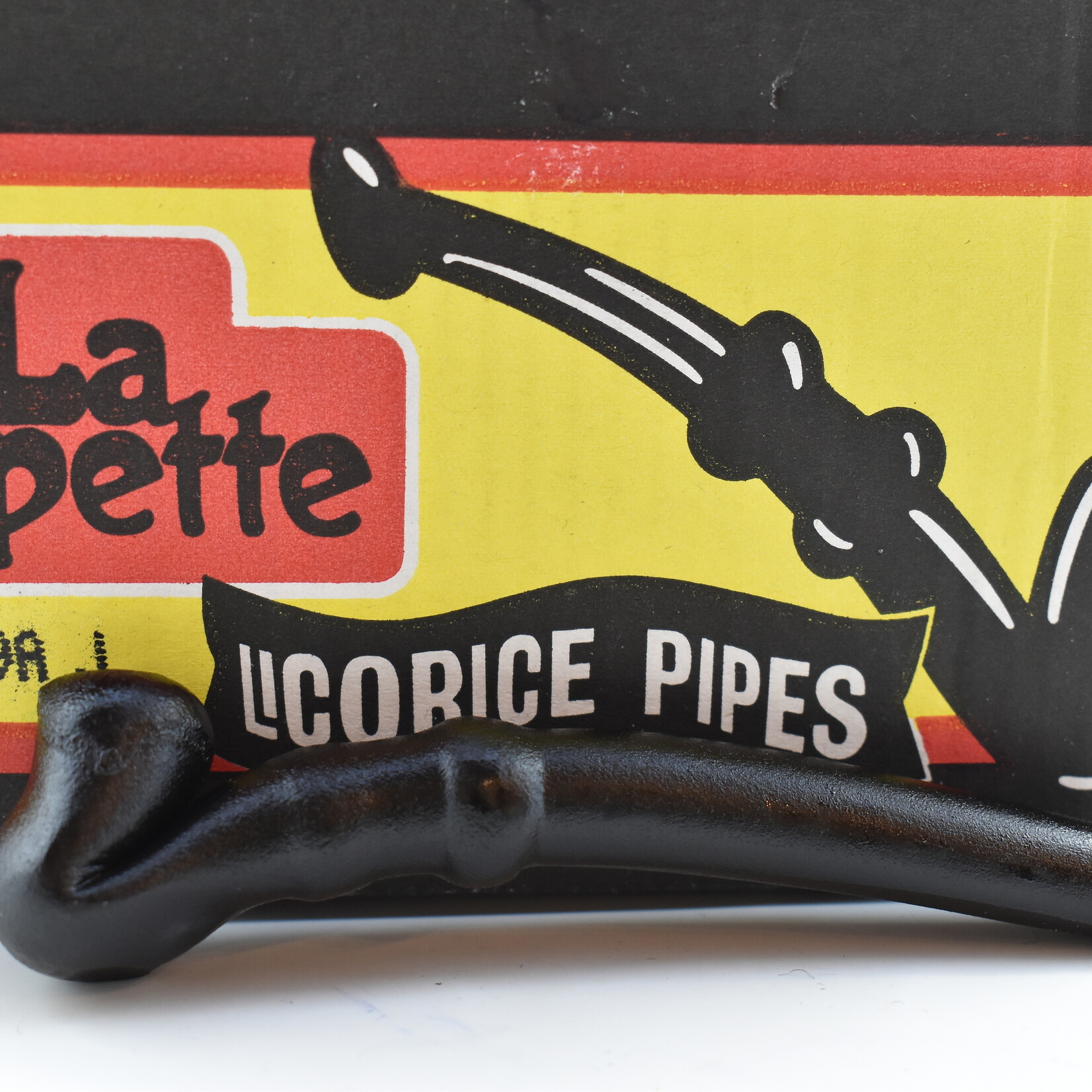 Black licorice pipe