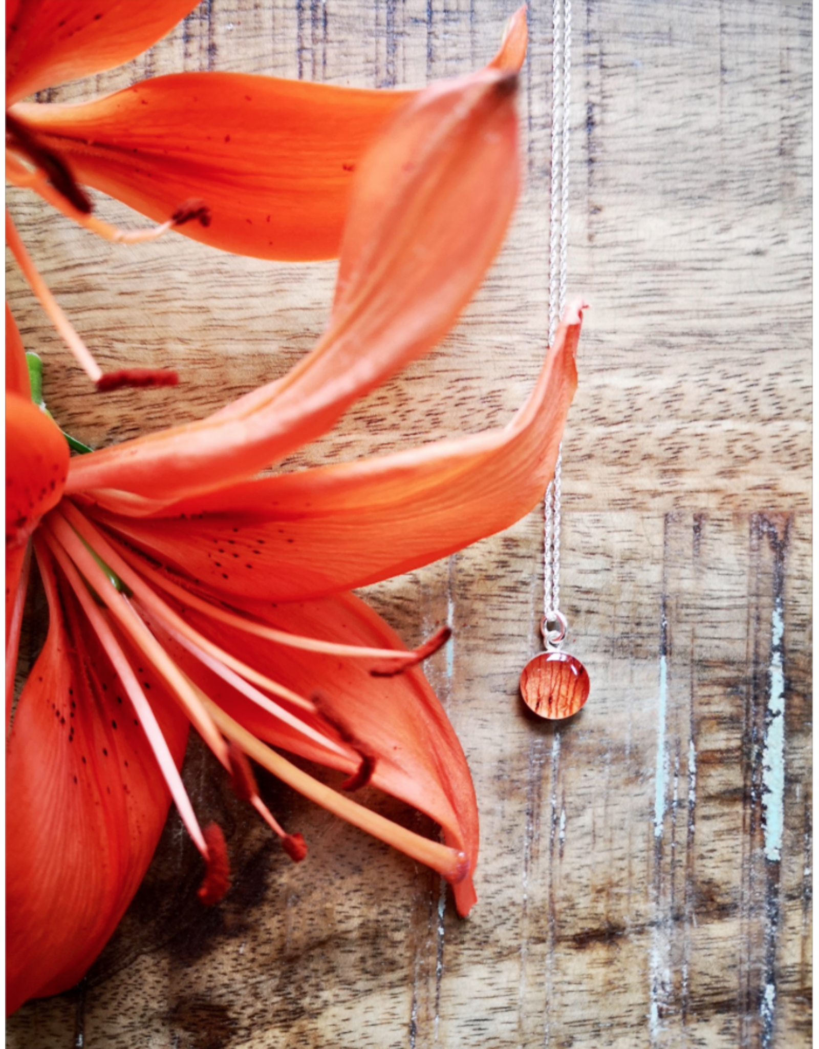 Tiger Lily 10mm Silver Necklace - SK0110S