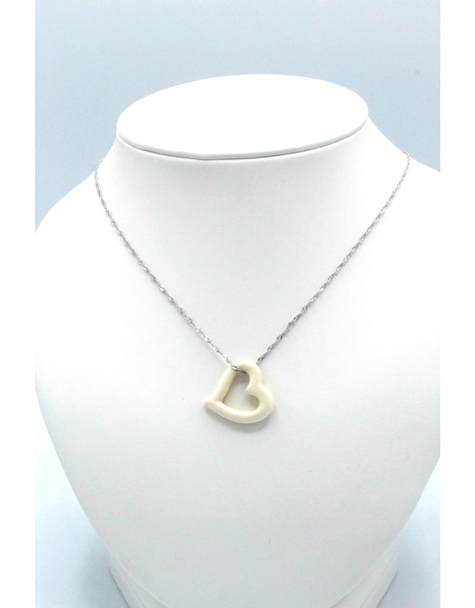 Collier en ivoire de mammouth en coeur - MPS117