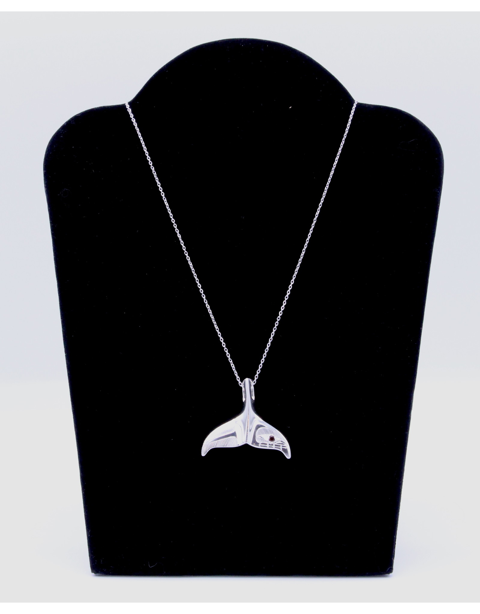 Collier Queue de Baleine avec Grenat par Hollie Bear - HBN02