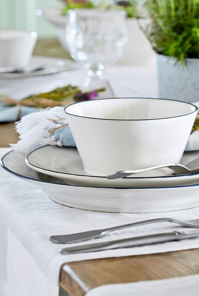 Beja | The White & Blue Dinnerware Collection