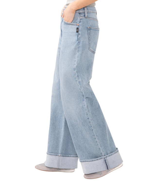 Silver Jeans Highly Desirable Wide Leg