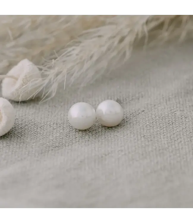 Glee Pearl Studs