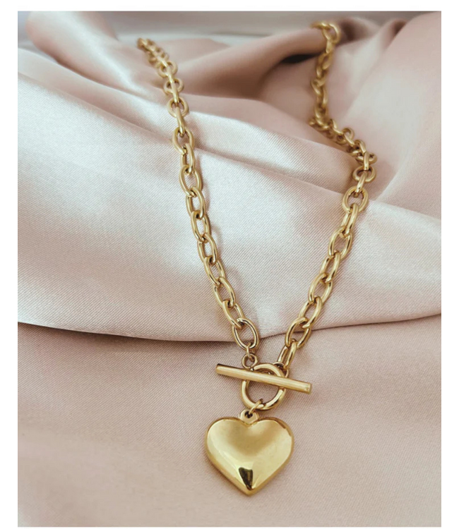 Isla Rae Queen of Hearts Necklace