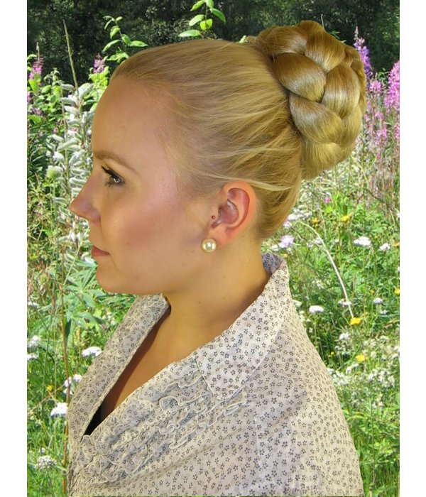 Chignon & Braid M, crimped hair