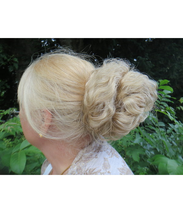 Layered Messy Hair Bun M