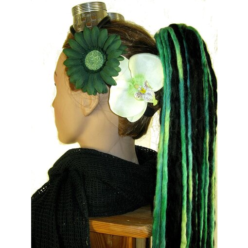 Green Elf Hair Flowers