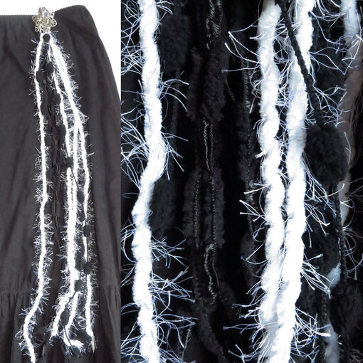 Morticia Gothic yarn tassel