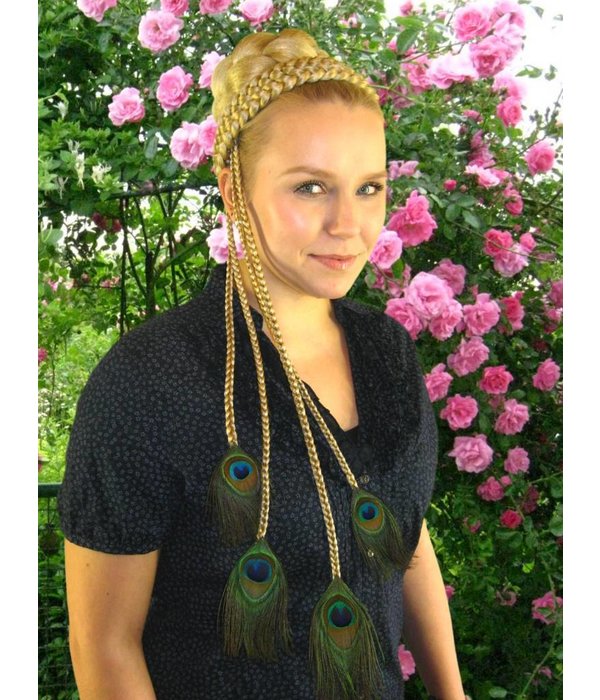 Peacock Hair Pieces With Fair Feathers Are Perfect For Weddings