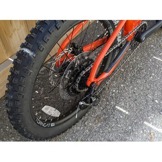 Sombrio Cartel SOMBRIO BOBSLED HARDTAIL 20"  O/S ORANGE BLUE
