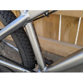 2022 Dartmoor Two6Player Evo  26" Complete