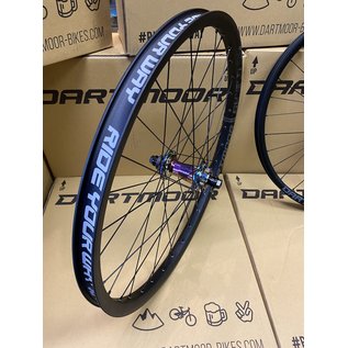 2022 Dartmoor Shield Wheelset 26", singlespeed, 135x10mm, 10T Driver,  100x15/110x20mm 32H, black anodized with petrol color hubs