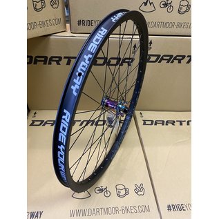 2022 Dartmoor Shield Wheelset 26", singlespeed, 135x10mm, 10T Driver,  100x15/110x20mm 32H, black anodized with petrol color hubs