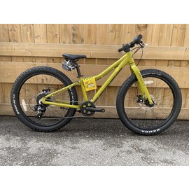 SCOTT ROXTER O/S 24" KIDS BIKE
