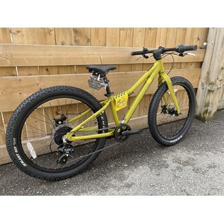 SCOTT ROXTER O/S 24" KIDS BIKE