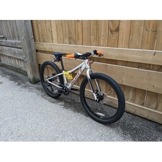 SCOTT ROXTER O/S 24" KIDS BIKE