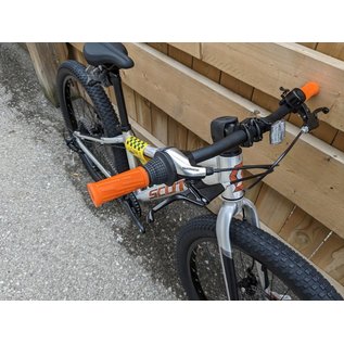 SCOTT ROXTER O/S 24" KIDS BIKE
