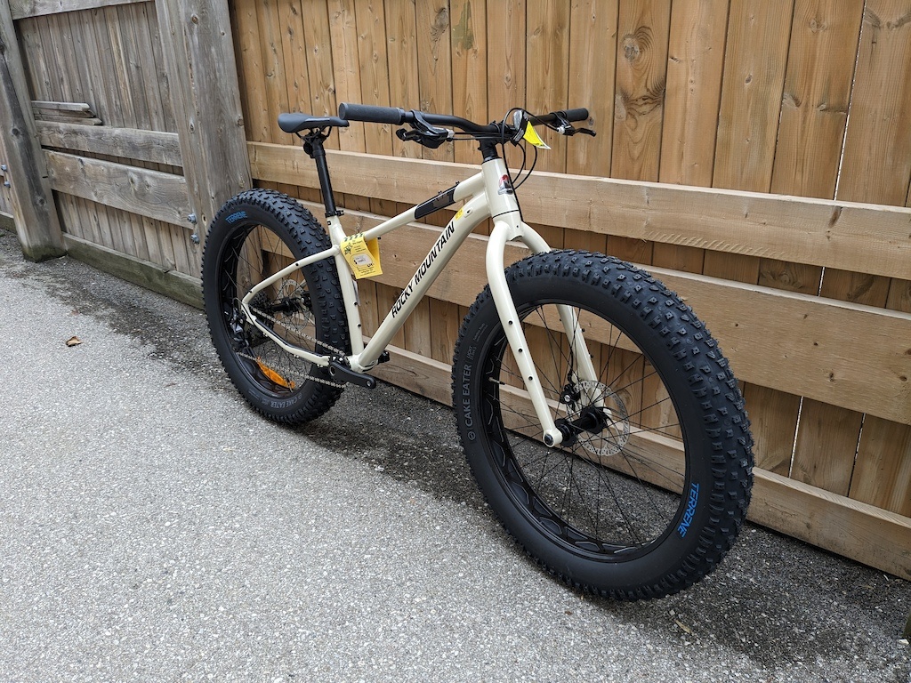 2023 ROCKY MOUNTAIN BLIZZARD A10 BEIGE/BLACK - ZM Cycle 2023 ROCKY MOUNTAIN BLIZZARD A10 BEIGE/BLACK - ZM Cycle